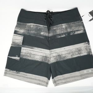 NWT Oakley Swim Trunks Board Shorts 19" White 33